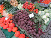 Marktstand mit Gemüse